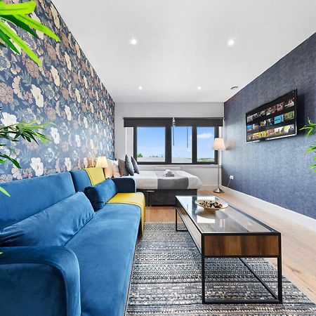 Modern One Bedroom Flat - Sleeps 5 -Near Heathrow - London Ub3 Extérieur photo