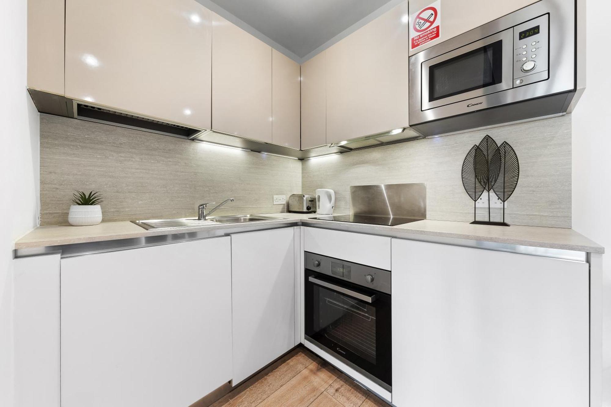 Modern One Bedroom Flat - Sleeps 5 -Near Heathrow - London Ub3 Extérieur photo